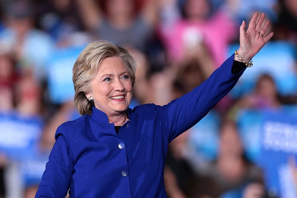 Hillary Clinton waving at 2016 presidential campaign rally